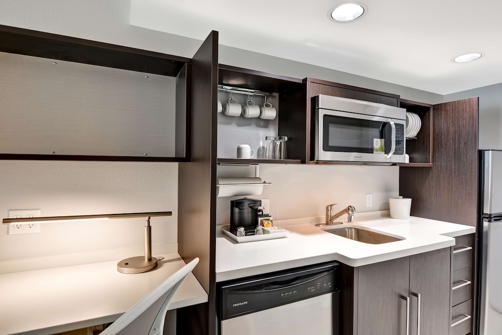 Home2 Suites by Hilton Azusa - photo 13
