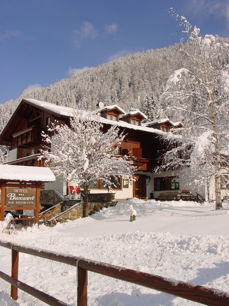 Hotel Biancaneve in Cogolo, Italy