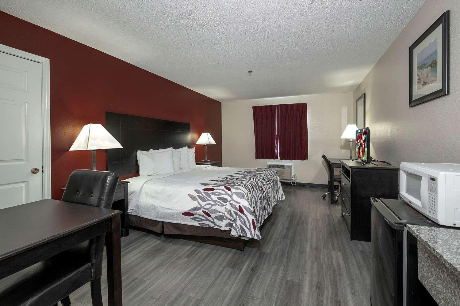 Red Roof Inn & Suites Pensacola NAS Corry - photo 5