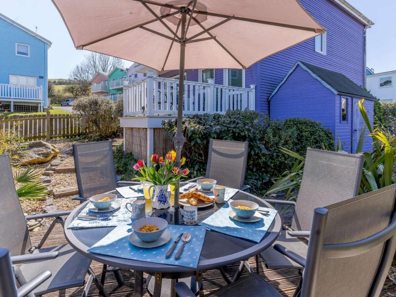 3 Bed in Freshwater East FB100 in Pembroke, United Kingdom