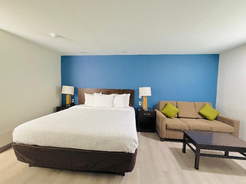 Hallmark Inn and Suites - photo 16
