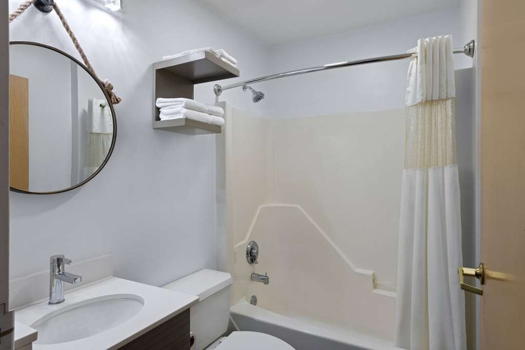 Super 8 by Wyndham Harbison Parkridge Hospital - photo 30