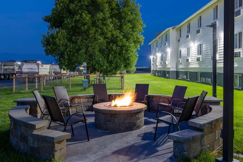 Super 8 by Wyndham Belgrade Bozeman Airport - photo 46