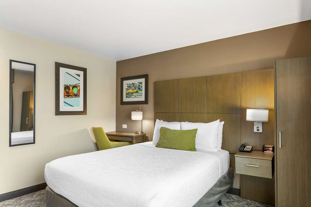 Best Western Brooklyn Coney Island Inn - photo 29