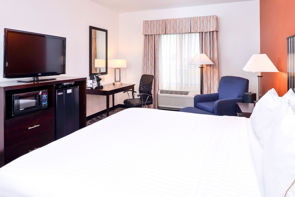 Holiday Inn Express & Suites Greenfield by IHG - photo 8