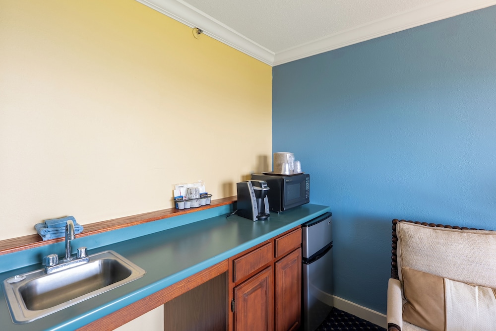 Fireside Inn & Suites Belfast - photo 24