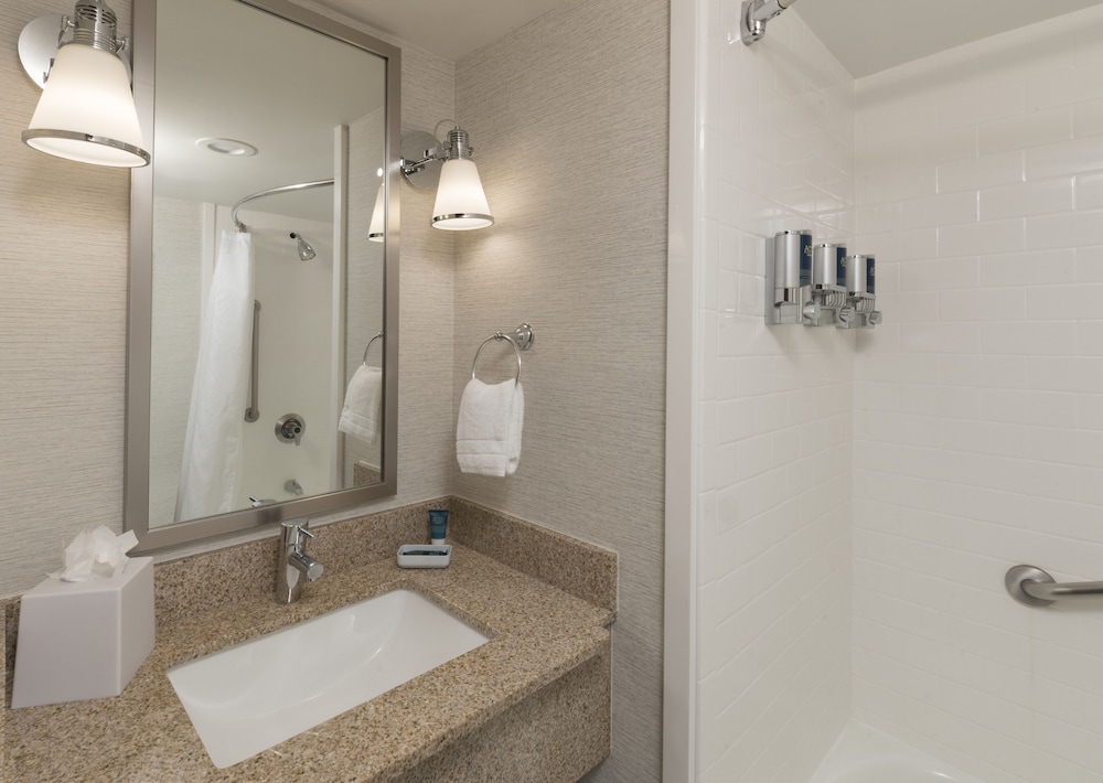 Four Points by Sheraton Boston Logan Airport Revere - photo 18
