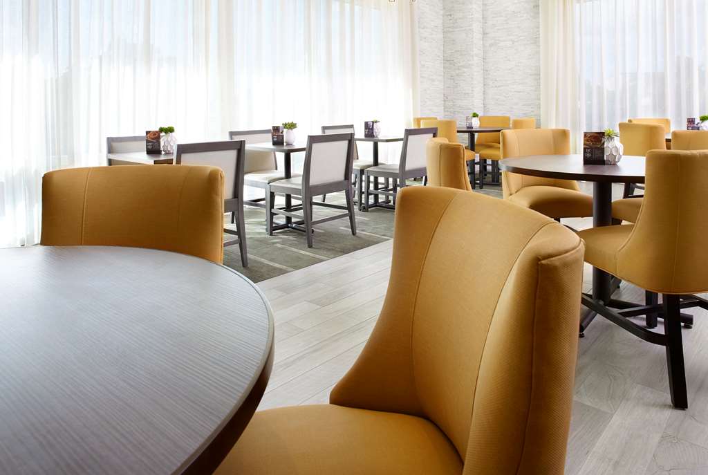 Hyatt Place Miami Airport East - photo 45