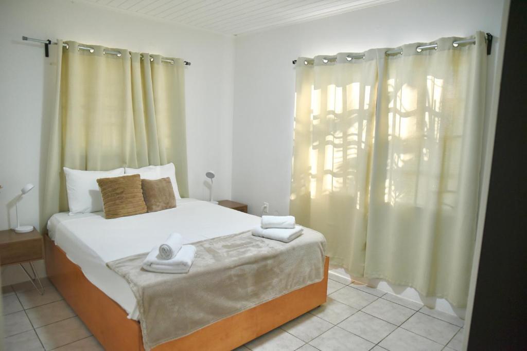 FonteinZen Home with big garden at Fontein — 4-Star Luxury Hotel in Willemstad, CURAÇAO
