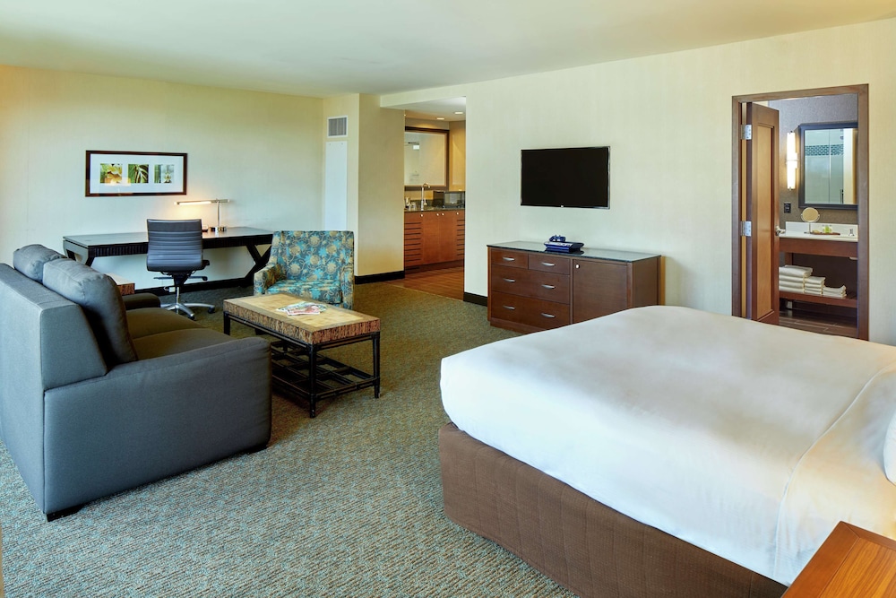 DoubleTree by Hilton Hotel Alana Waikiki Beach - photo 15