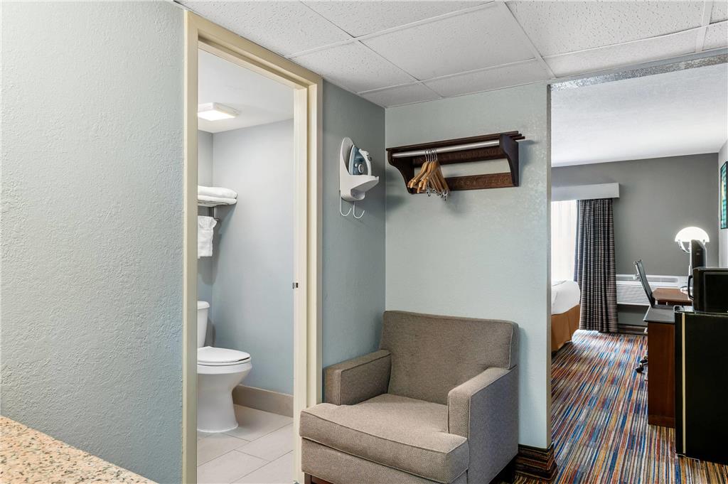 Travelodge by Wyndham Bloomington - photo 19