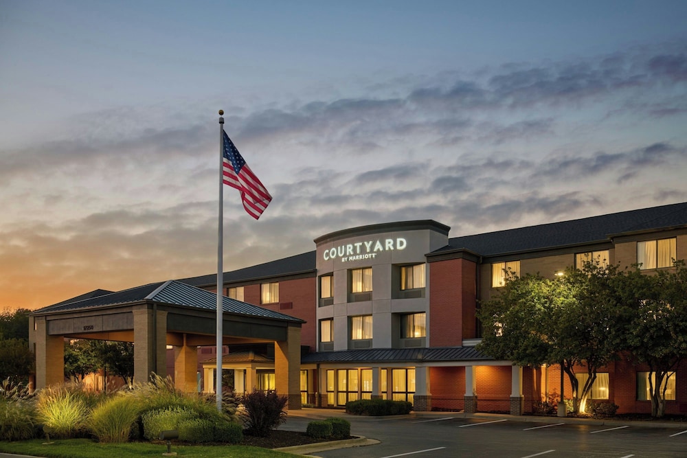 Courtyard by Marriott Kansas City Shawnee — hotel in Shawnee