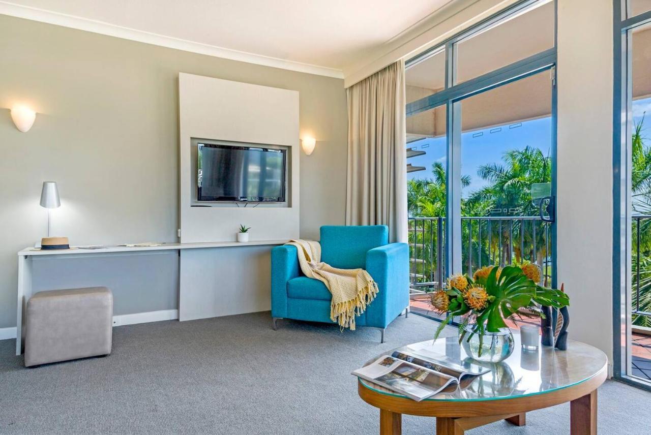 Breezy Harbourfront Resort Escape with Tropical Pool — Darwin — photo 5
