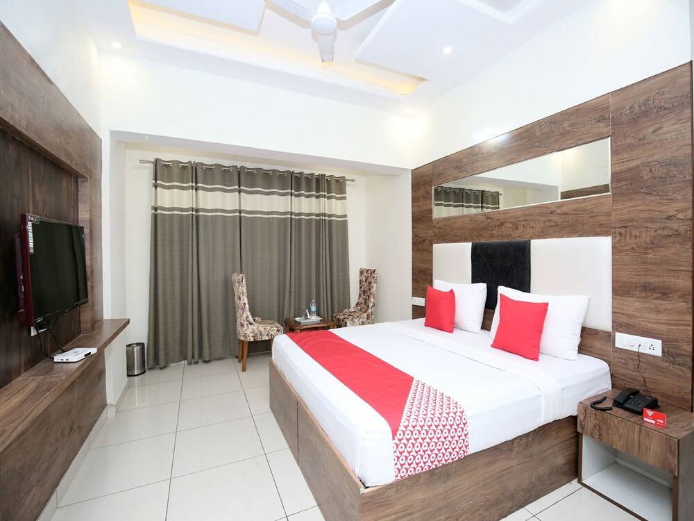 OYO 13373 Hotel Royal star in Panchkula, India