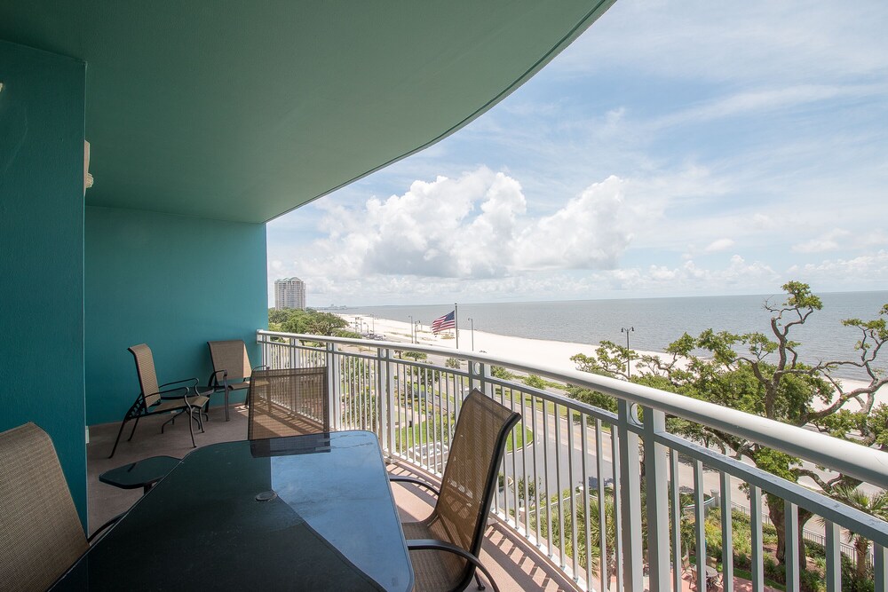 Legacy Towers Legacy II 502 Deluxe — 4-Star Luxury Hotel in Gulfport, United States
