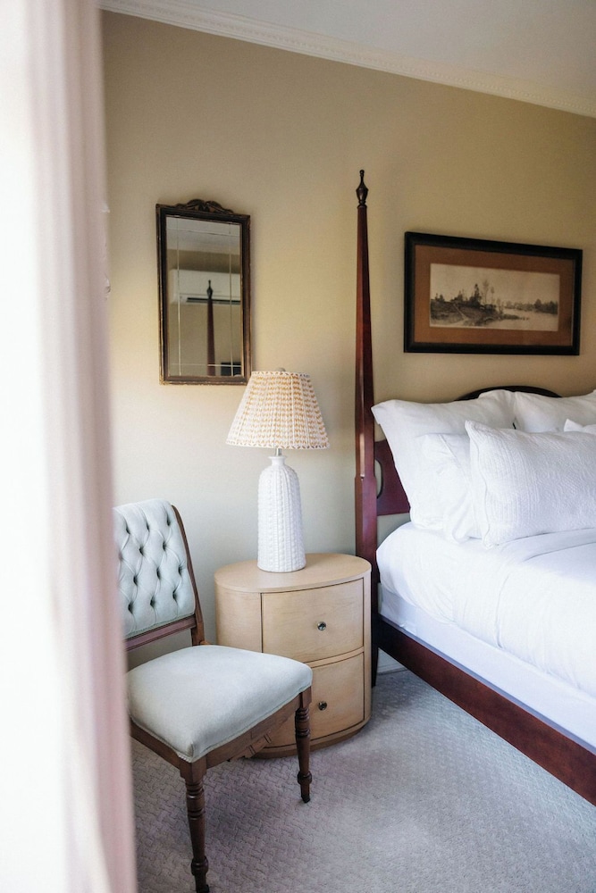 Kenmore Inn - photo 8