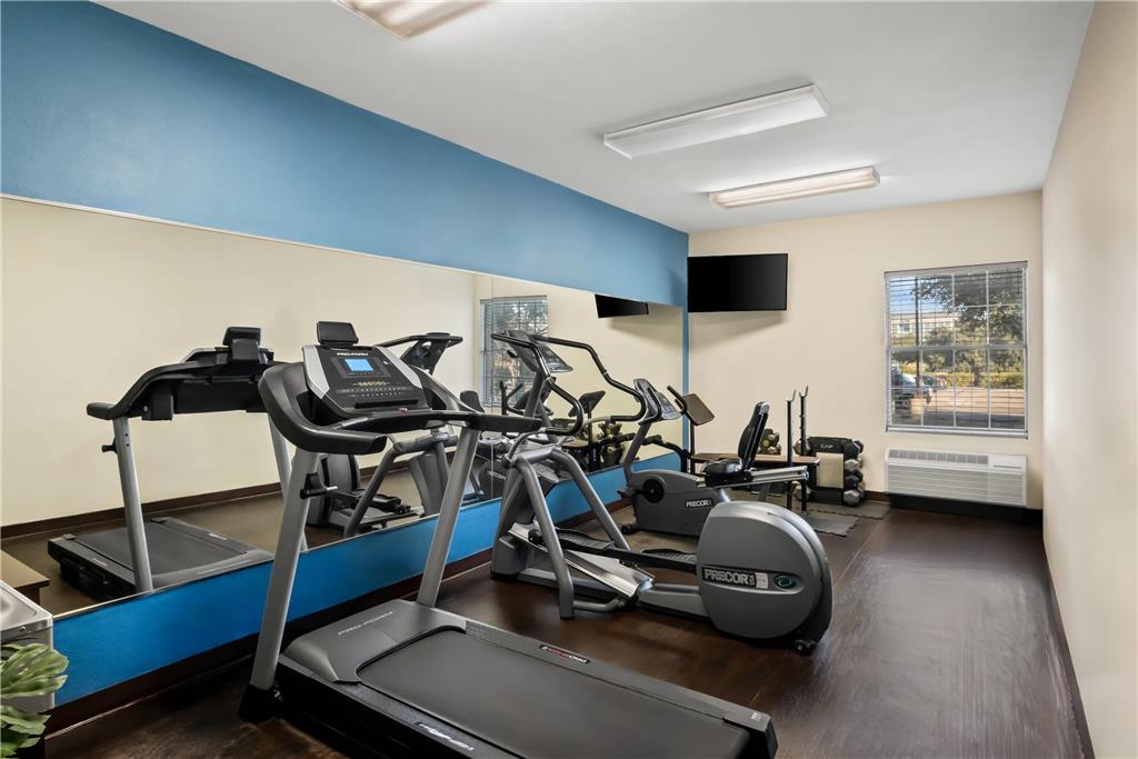 Quality Suites Irving Las Colinas - photo 24