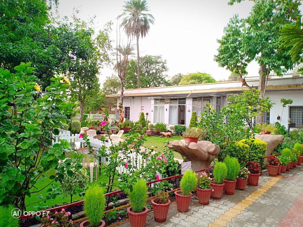 Toppers corner A Boutique Garden Resort in Abu Road, India