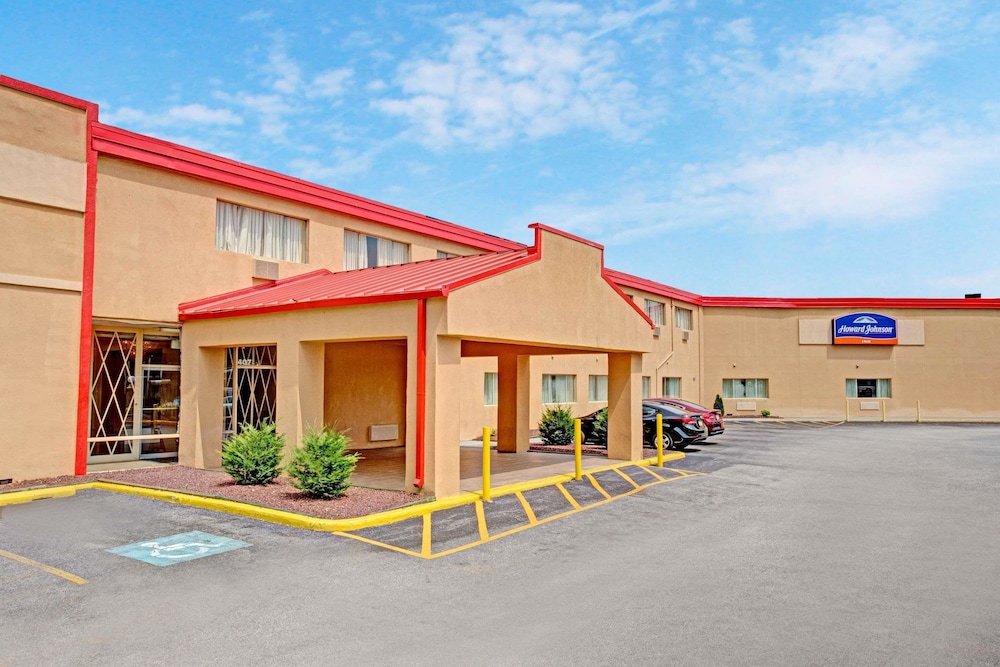 Howard Johnson by Wyndham Pikesville - featured photo