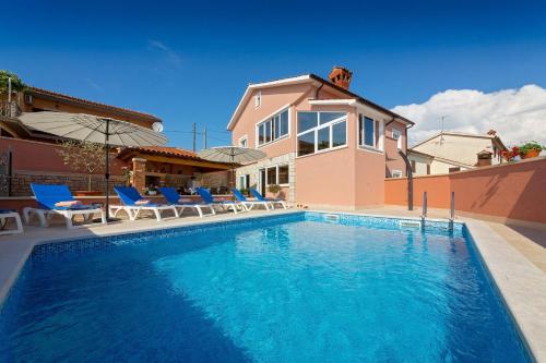 Villa Petra Kastelir by Villsy — 4-Star Luxury Hotel in Kastelir, Croatia
