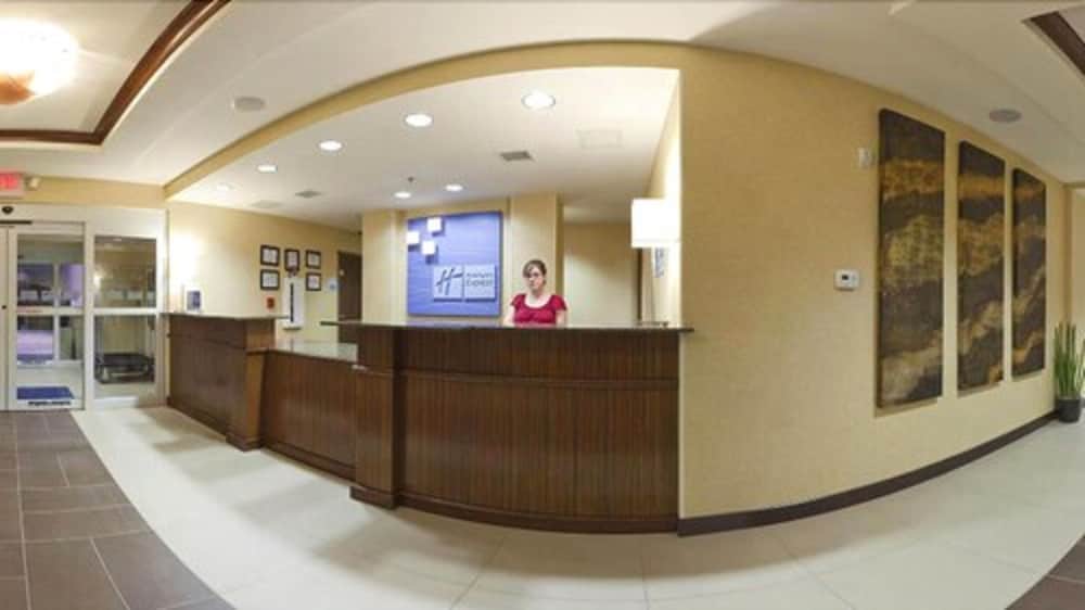 Holiday Inn Express Hotel & Suites LAMAR an IHG Hotel - photo 3