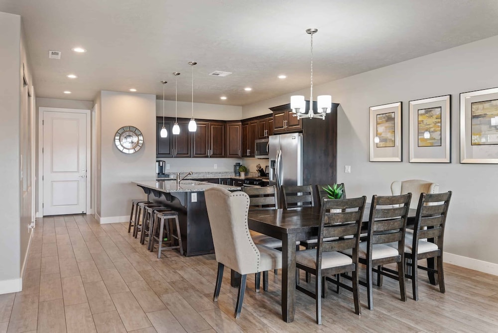 Adventure Awaits #81 townhouse — 4-Star Luxury Hotel in Santa Clara, United States