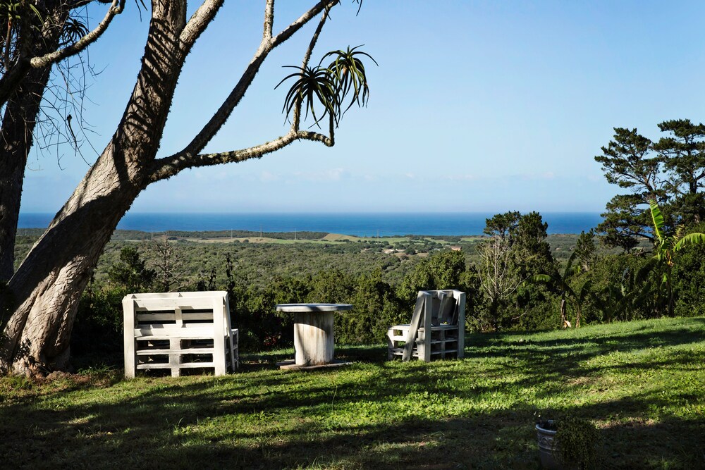 302 On Old Sea View Road Chelsea — 4-Star Luxury Hotel in Port Elizabeth, South Africa