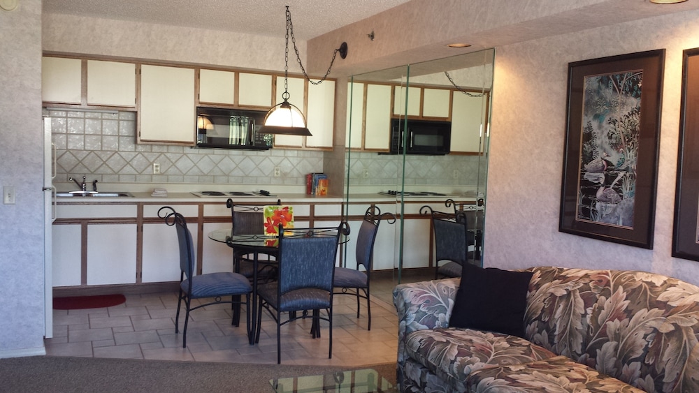Roark Vacation Resort - photo 12