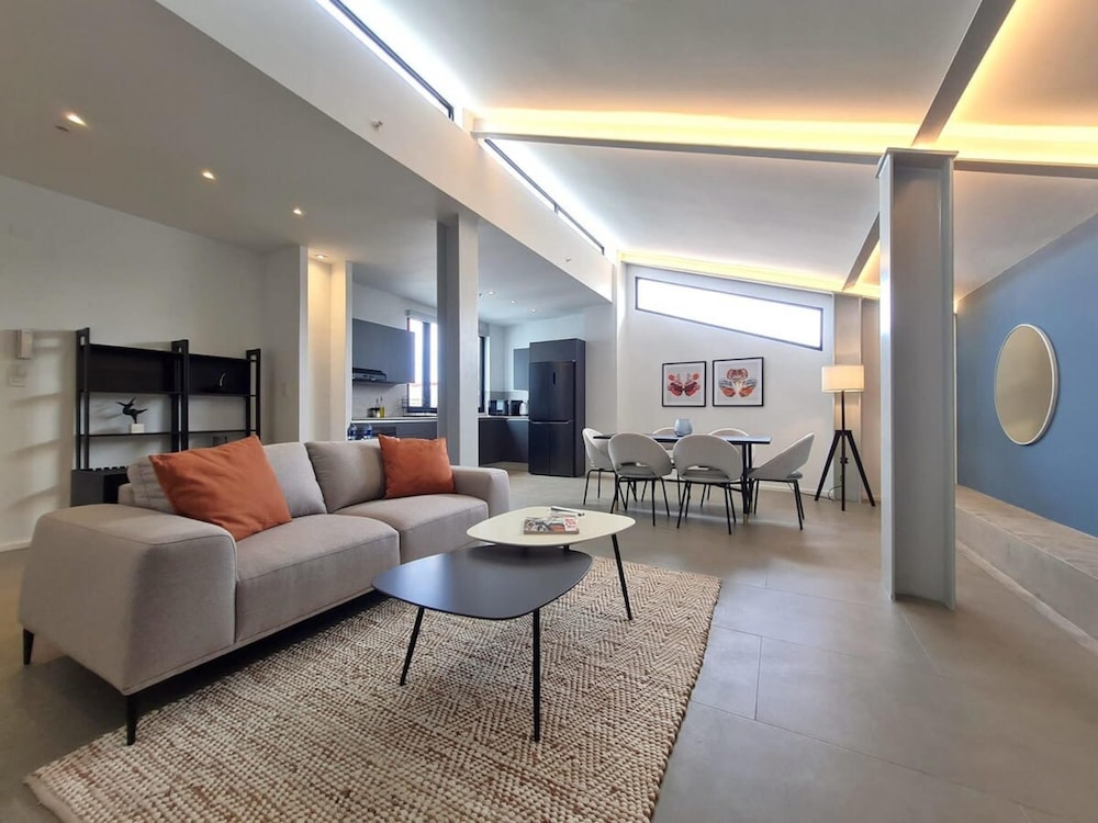 Modern 1BR With Pool In Casco Antiguo — 4-Star Luxury Hotel in Panama, Panama
