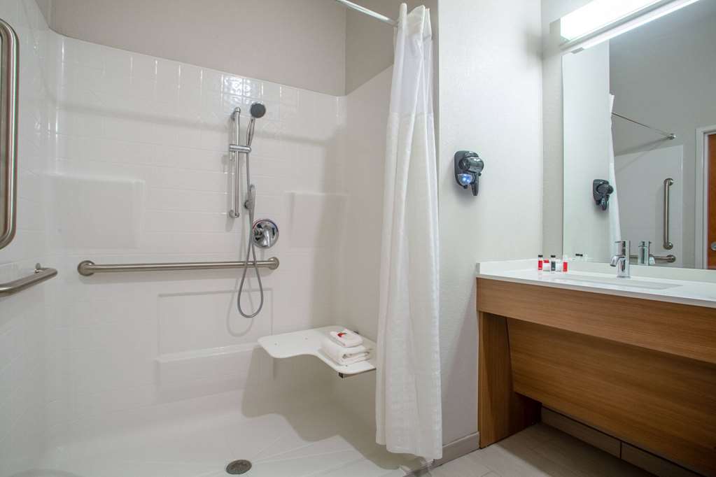 Microtel Inn & Suites by Wyndham Liberty NE Kansas City Area - photo 14