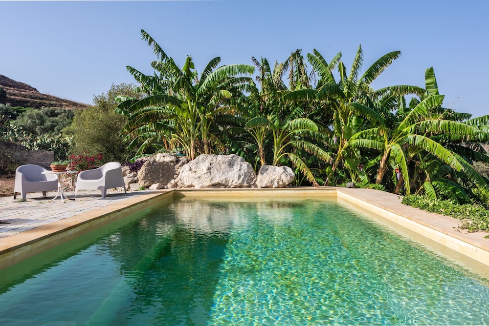 Casa Balatella con Piscina by Wonderful Italy — 4-Star Luxury Hotel in Augusta, Italy