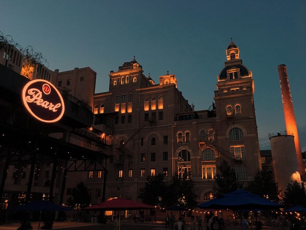 BIG Studio Near Downtown With All Amenities in San Antonio, United States