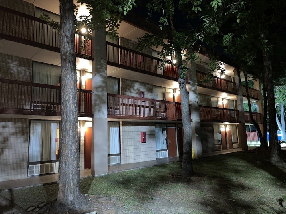 GreenTree Hotel and Extended Stay Channelview I 10 - photo 39