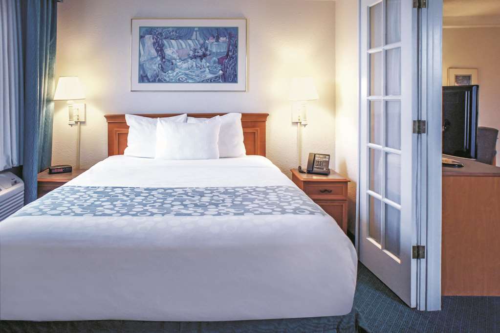 La Quinta Inn by Wyndham Moline Airport - photo 8