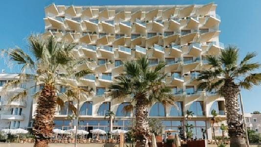 Epidamn White Sensation in Golem, Albania