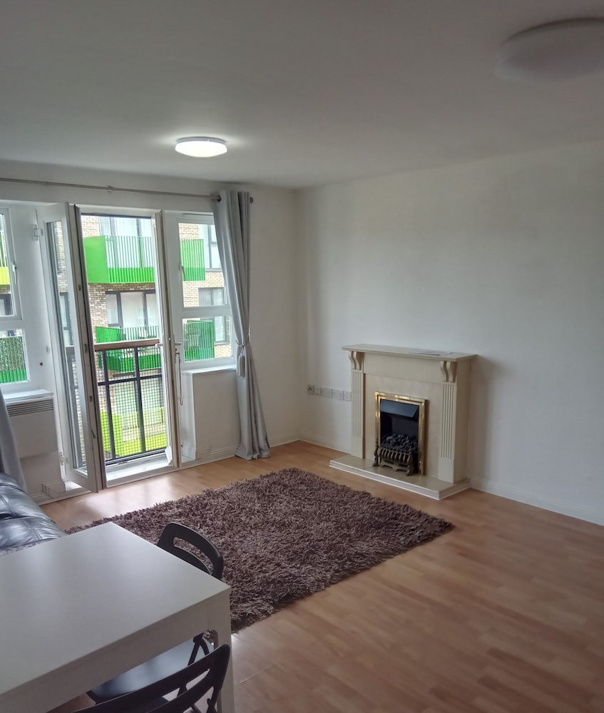 Cosy London Apartment Retreat Colindale — 4-Star Luxury Hotel in London, United Kingdom