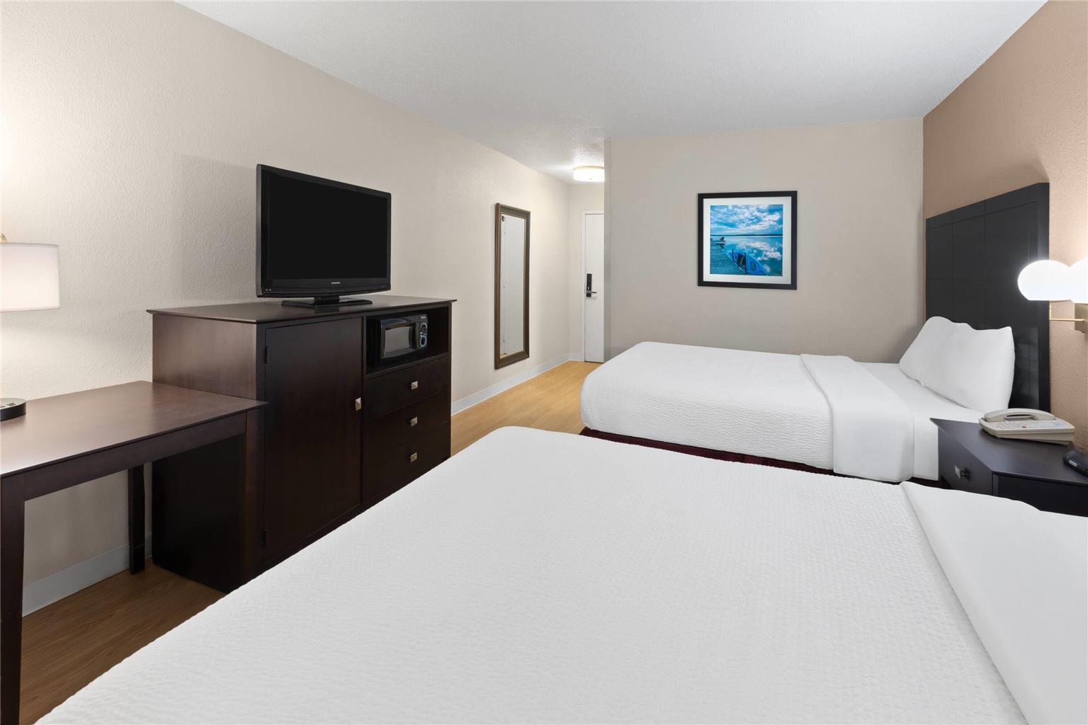 Quality Inn & Suites - photo 17