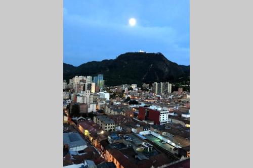 Apto en el Corazón de la Ciudad con Vista Única — 4-Star Luxury Hotel in Bogota, Colombia
