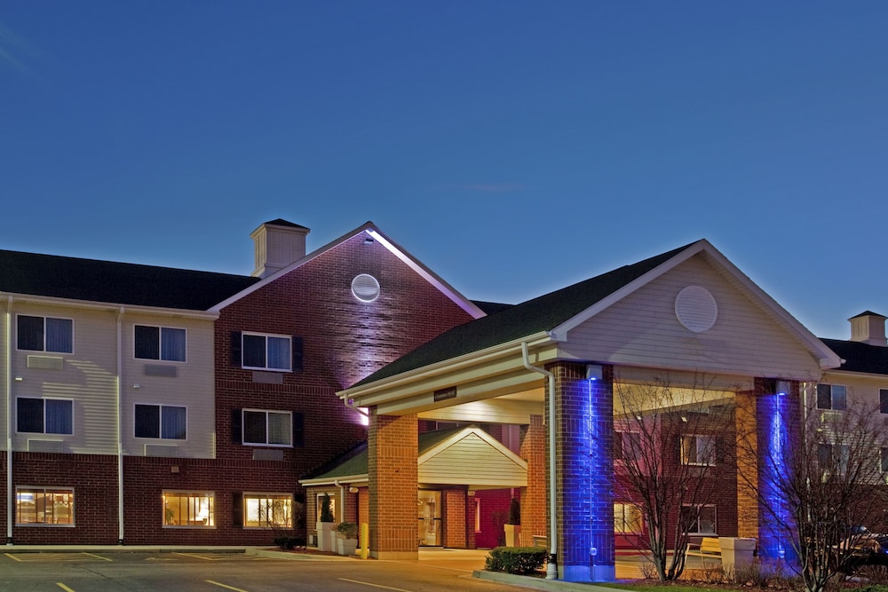 Holiday Inn Express Chicago NW Vernon Hills by IHG - photo 42