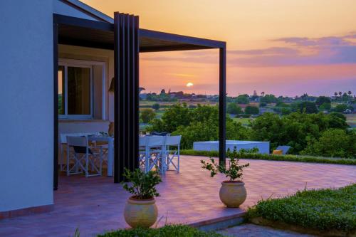 Villa Calicanto con jacuzzi riscaldata — 4-Star Luxury Hotel in Modica, Italy