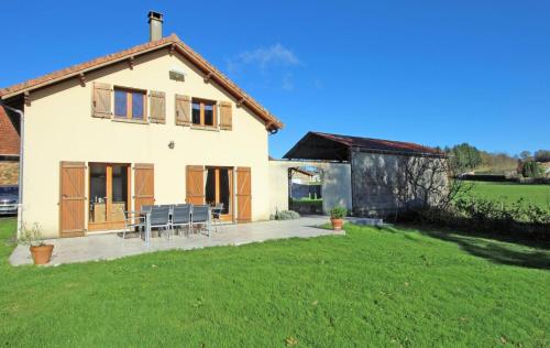 Les tilleuls in Unknown City, France