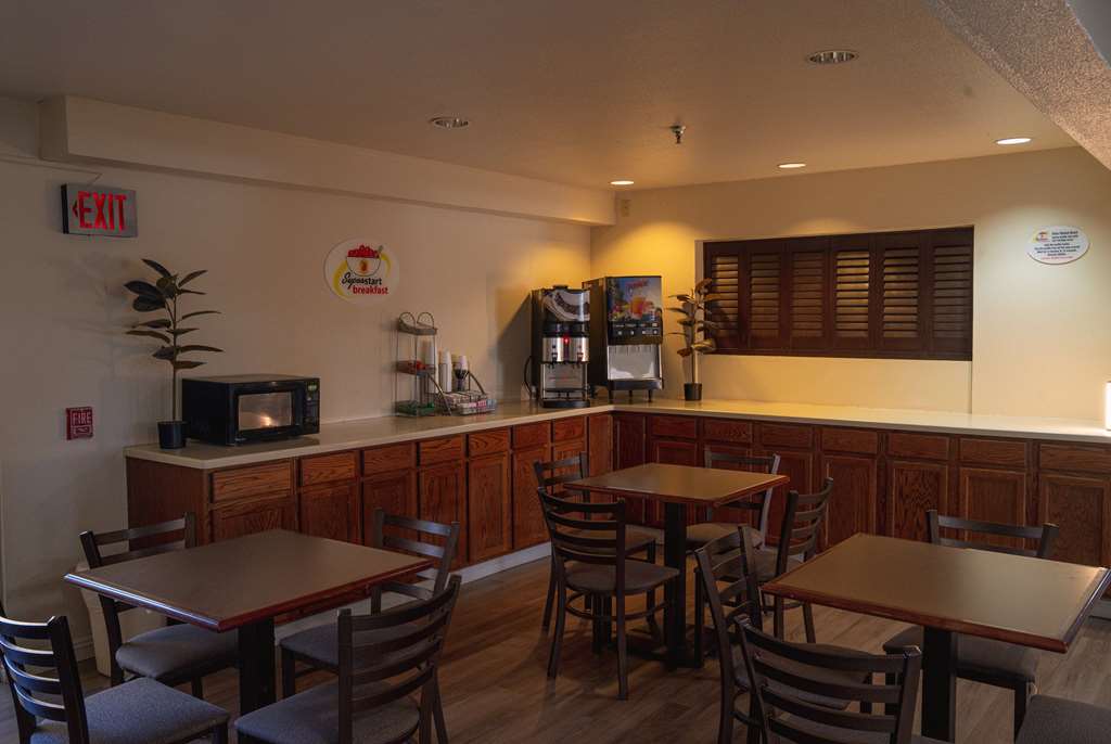 Super 8 by Wyndham Yuma - photo 26