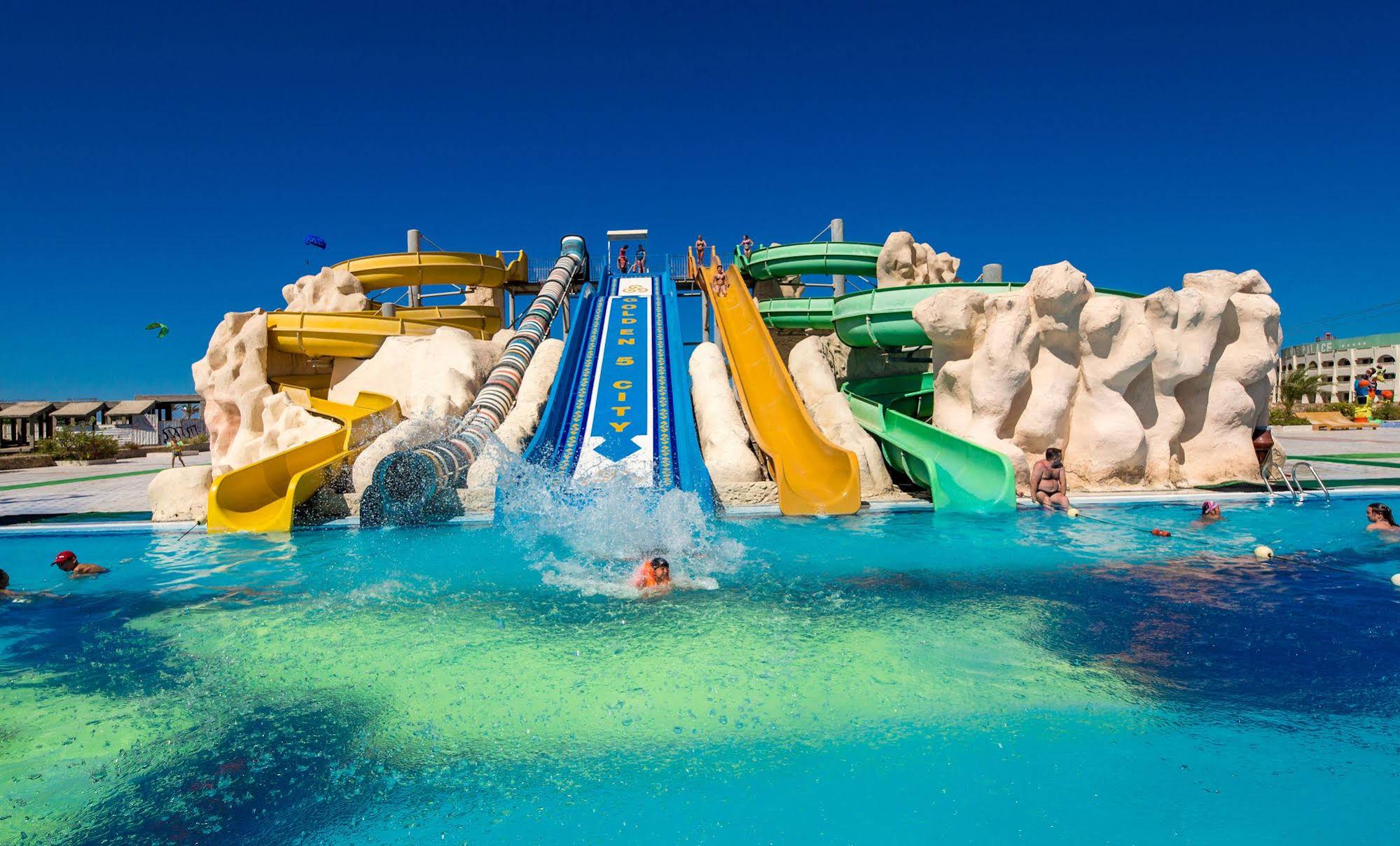 Golden 5 Diamond Beach Hotel & Resort — Hurghada — photo 3
