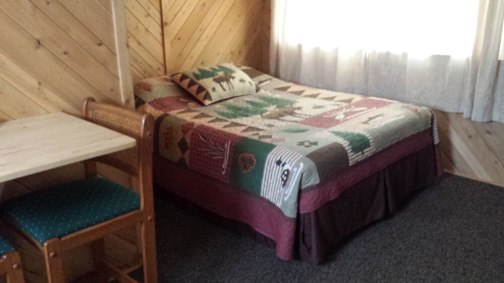 Bear Paw Inn - photo 5