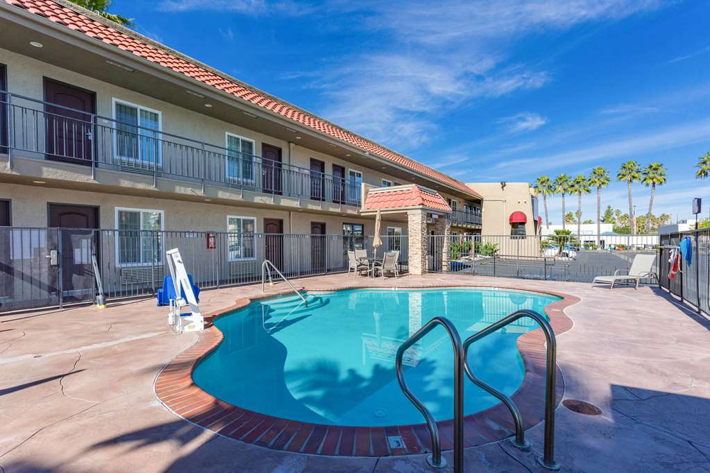 Econo Lodge Inn & Suites Escondido Downtown - photo 26