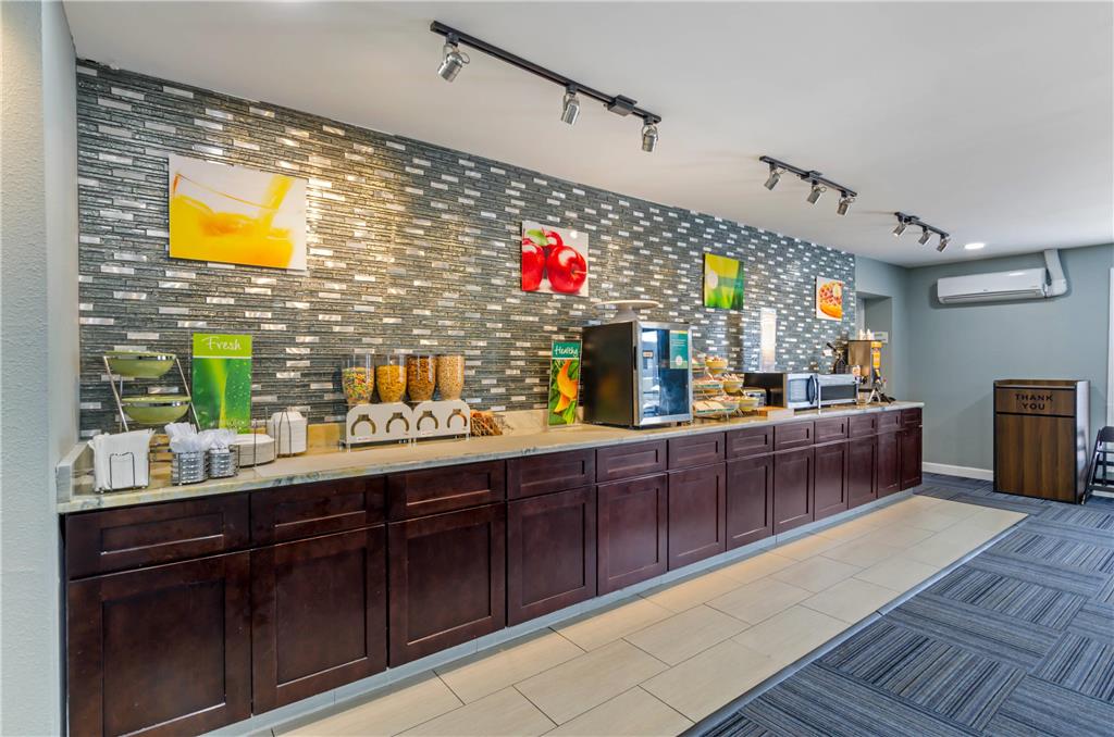 Suburban Studios Verona Staunton North - photo 29