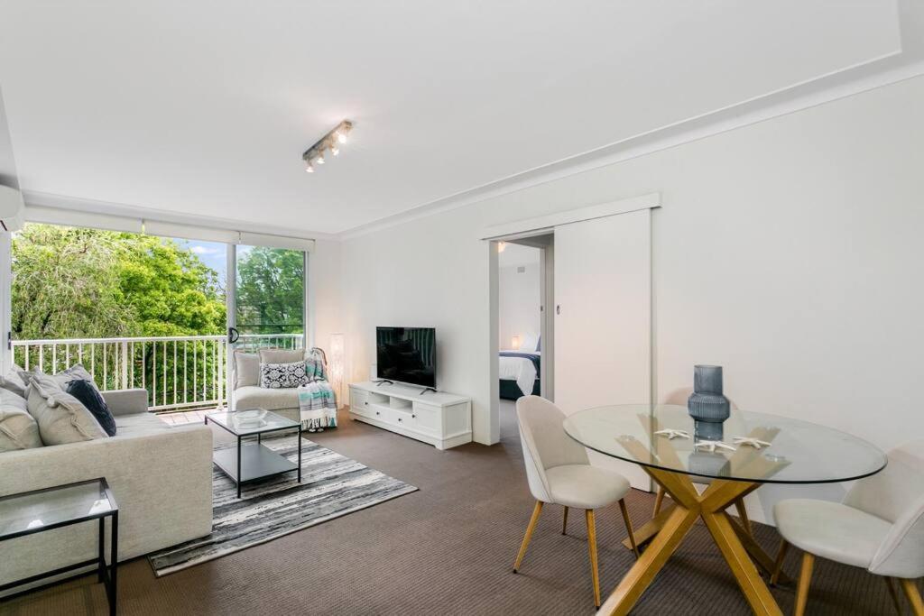 Modern 2 Bedroom Apartment in Mosman — 4-Star Luxury Hotel in Sydney, Australia