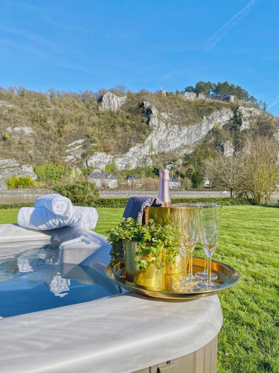 Le Pact Gite Familial — 4-Star Luxury Hotel in Anhee, Belgium