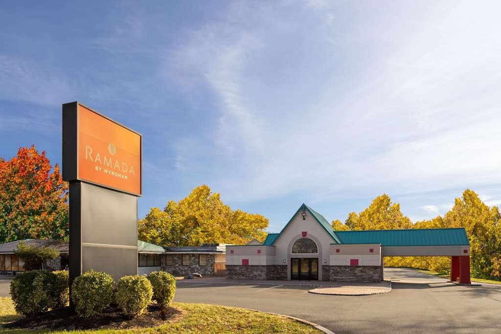 Ramada by Wyndham Parsippany - carbon neutral hotel in Parsippany