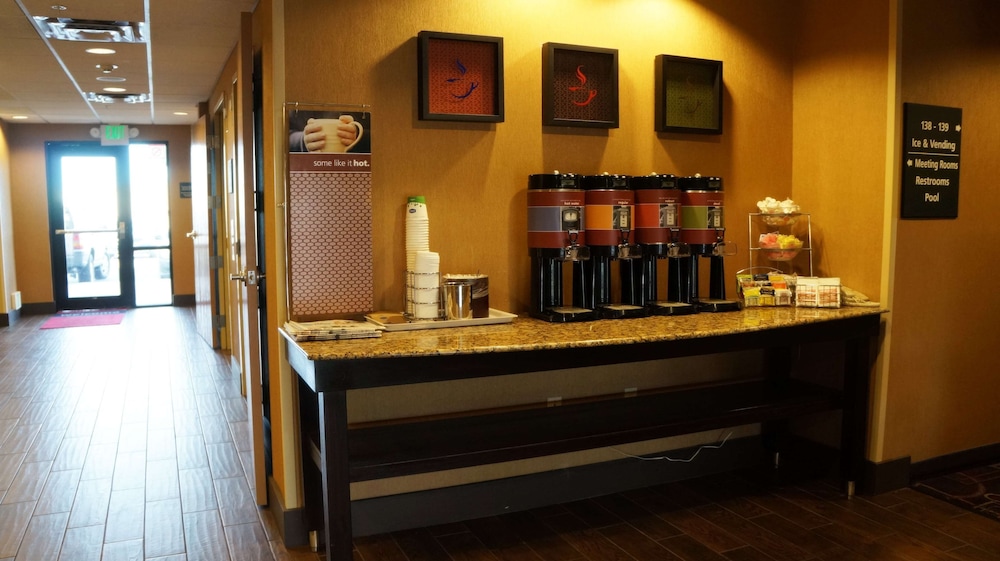 Hampton Inn & Suites Kingman - photo 30